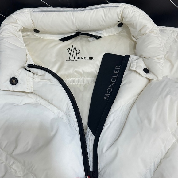 Moncler Grenoble Vailly Zip-Up Quilted Jacket - Picture 9 of 16